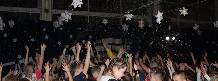 Zabawa choinkowa klas 1-4