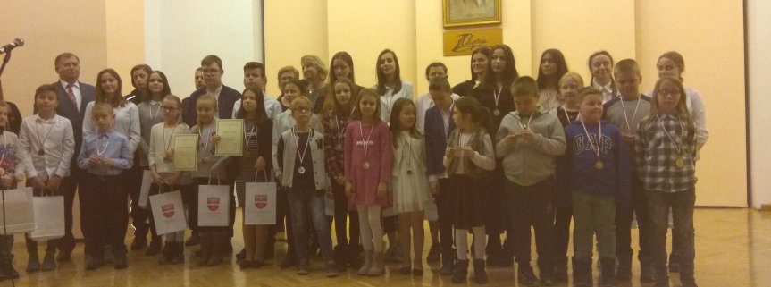 „ŚWIAT BEZ PRZEMOCY” - SUKCES KLASY III